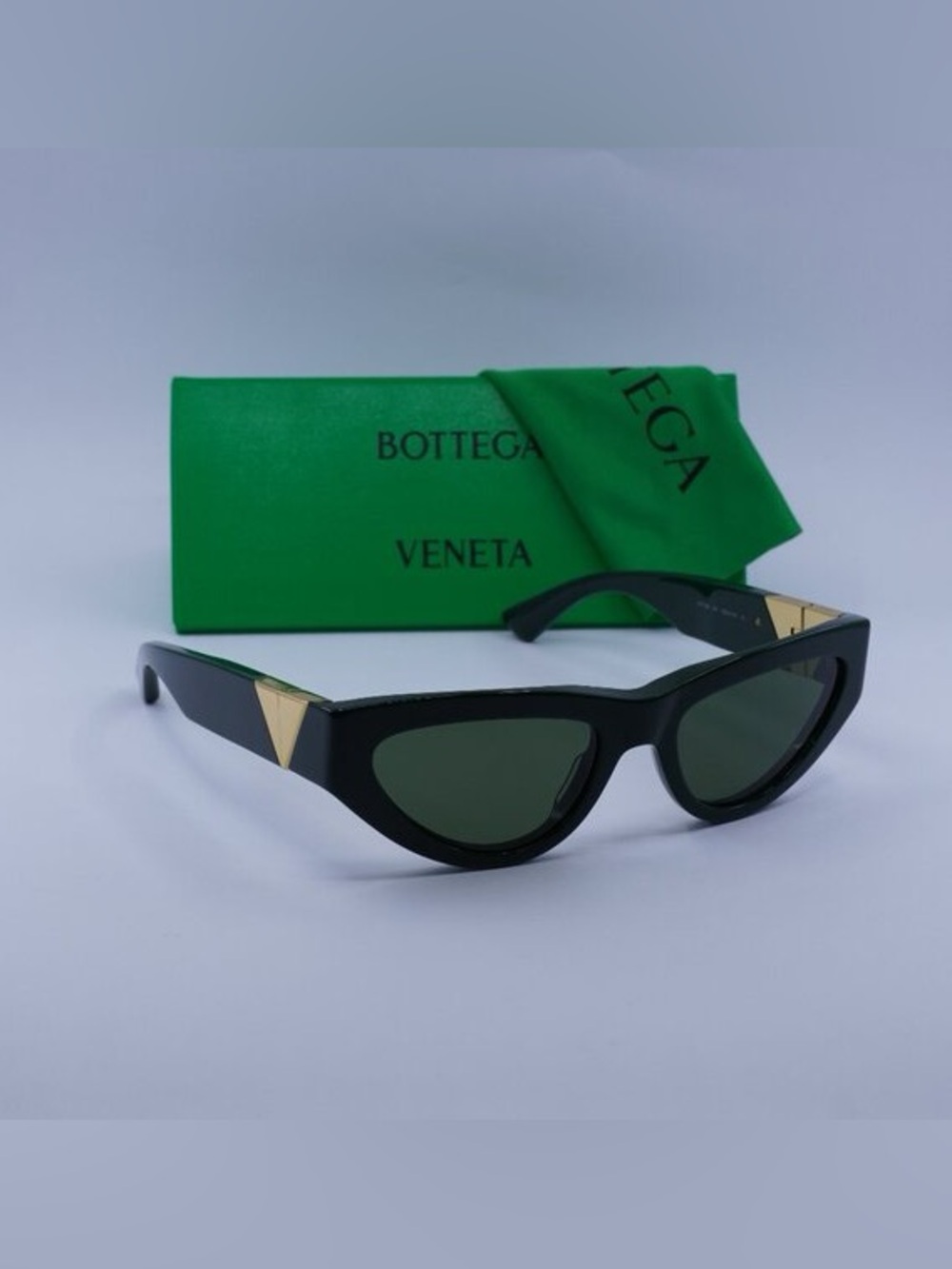 AUTHENTIC!!! Bottega Veneta Black Cat-Eye Sunglasses with Gold Accents